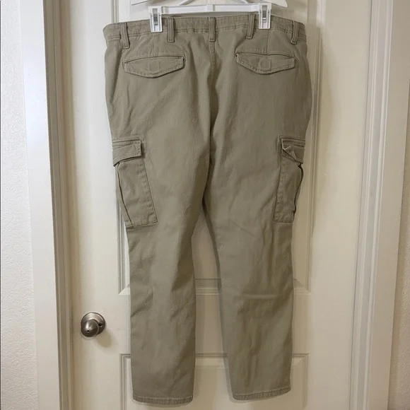 U.S. Polo Assn. Men's Beige Cargo Pants - Picture 6 of 6